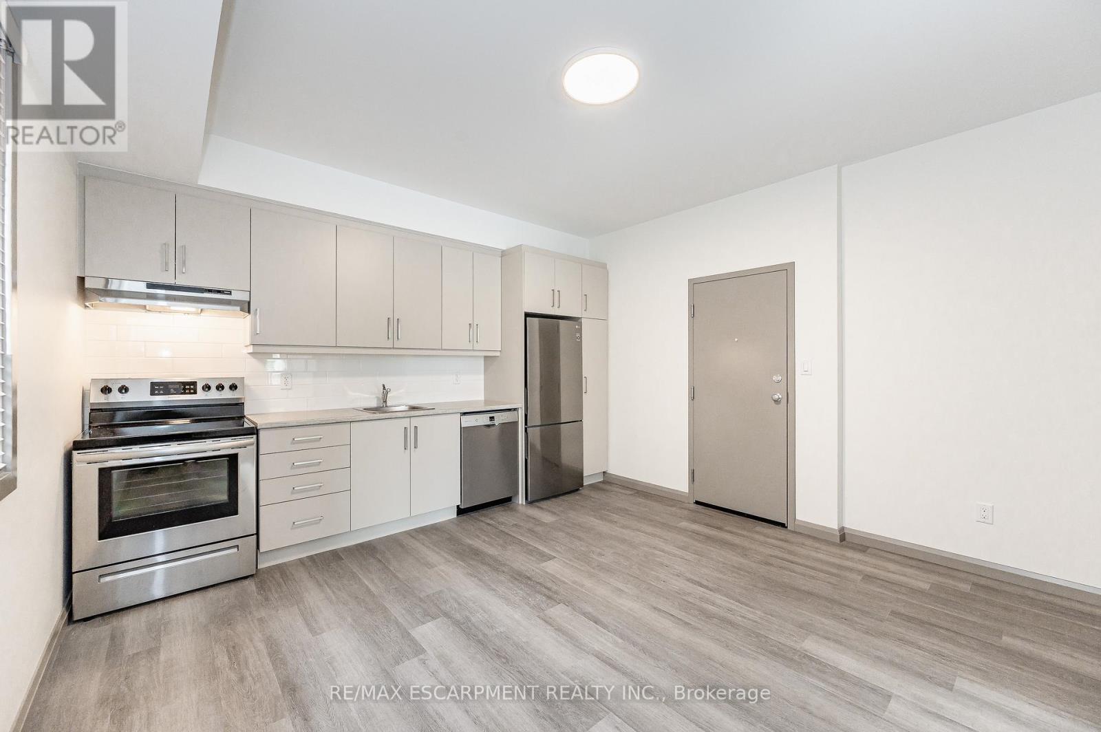 2a - 36 Grant Avenue, Hamilton (Landsdale), Ontario  L8N 2X5 - Photo 2 - X13663830