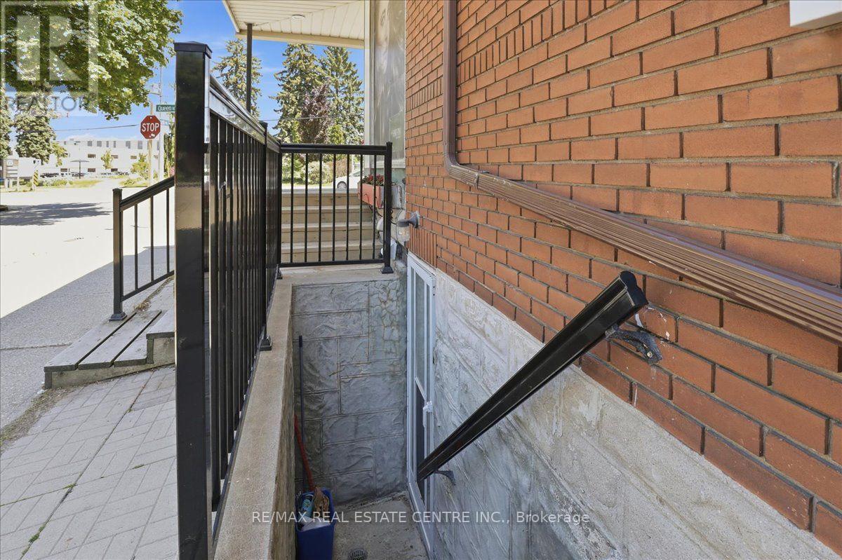 744 Queen Street S, Kitchener, Ontario  N2M 1A4 - Photo 25 - X13663876