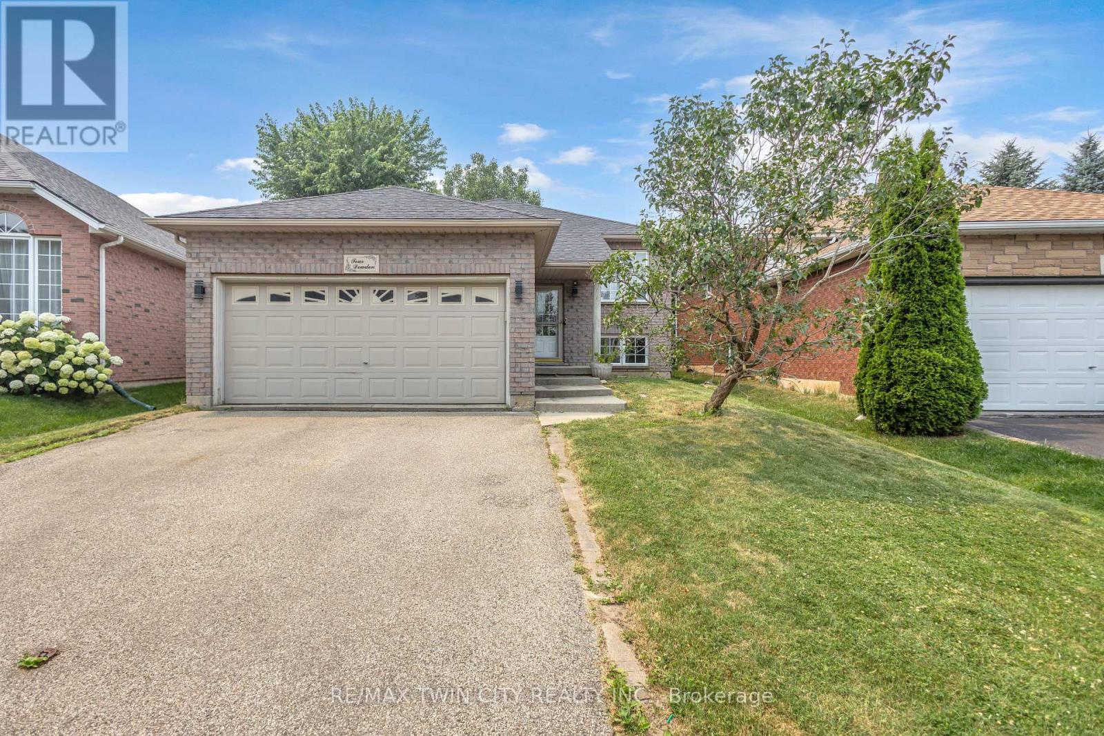 4 Dowden Avenue, Brantford, Ontario  N3T 6N5 - Photo 2 - X13663890