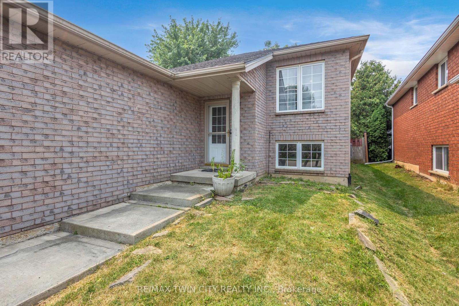 4 Dowden Avenue, Brantford, Ontario  N3T 6N5 - Photo 4 - X13663890