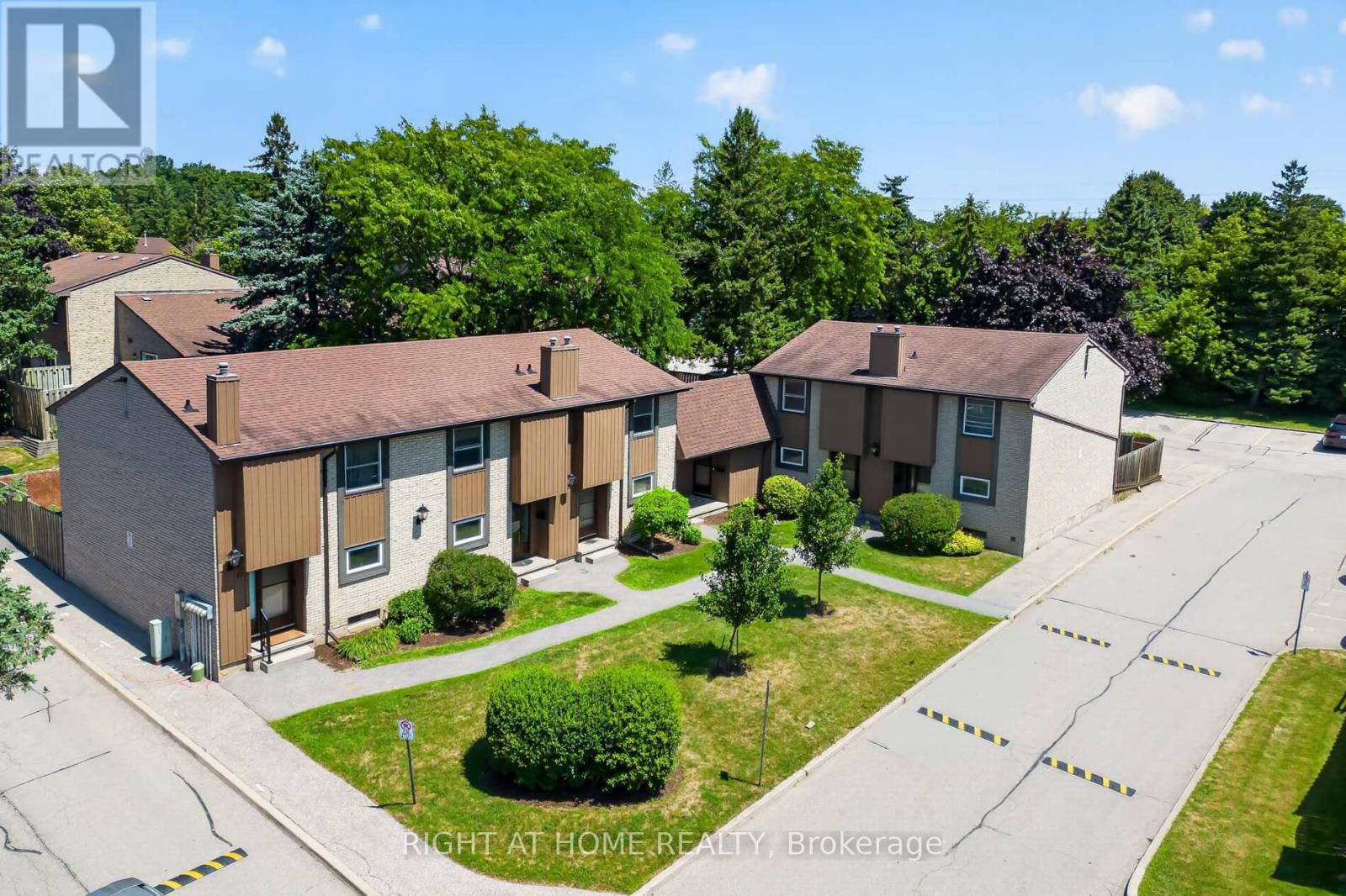 11 - 215 Glamis Road, Cambridge, Ontario  N1R 6V8 - Photo 2 - X13663978