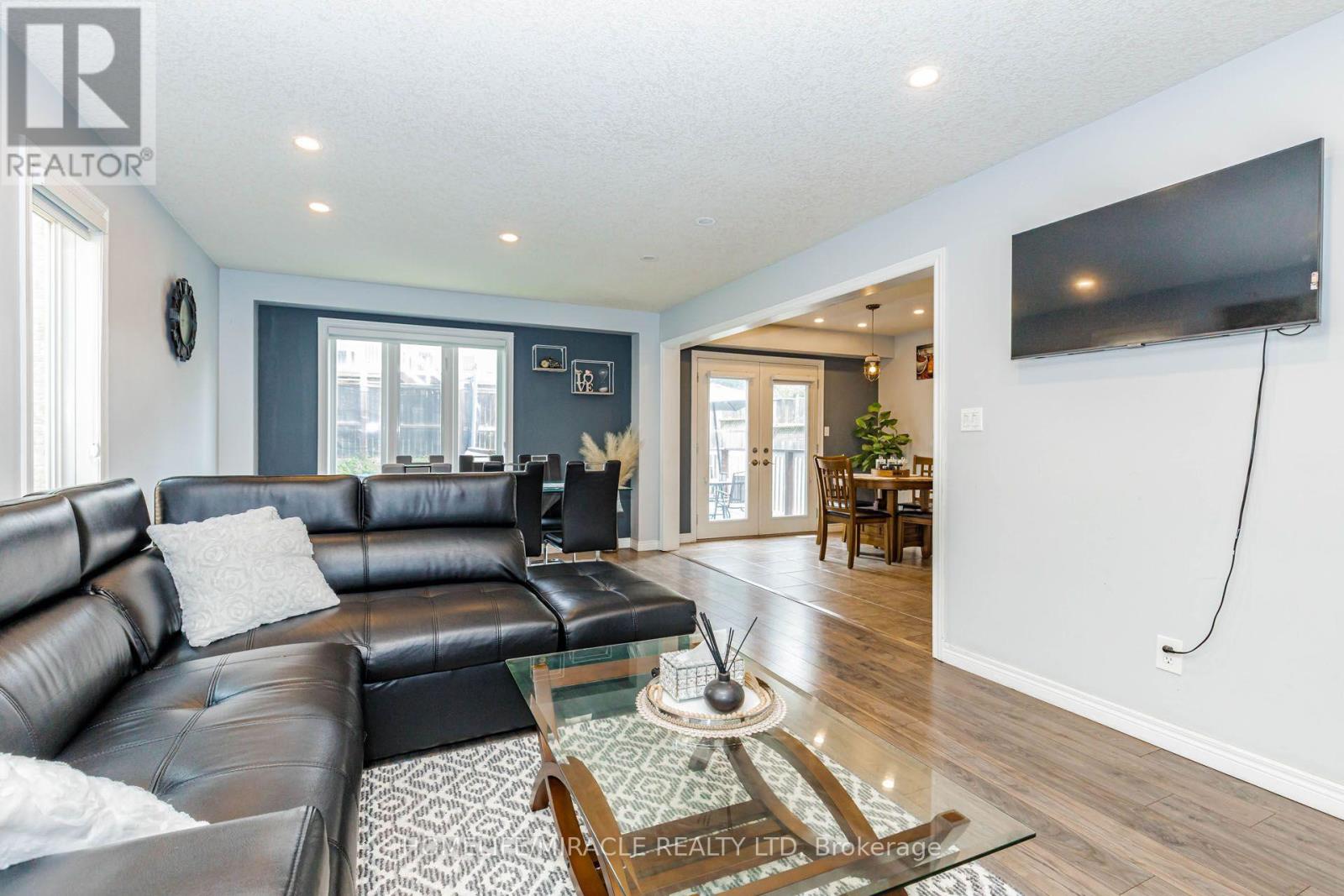 39 Washburn Drive, Guelph, Ontario  N1E 0B6 - Photo 10 - X13663982