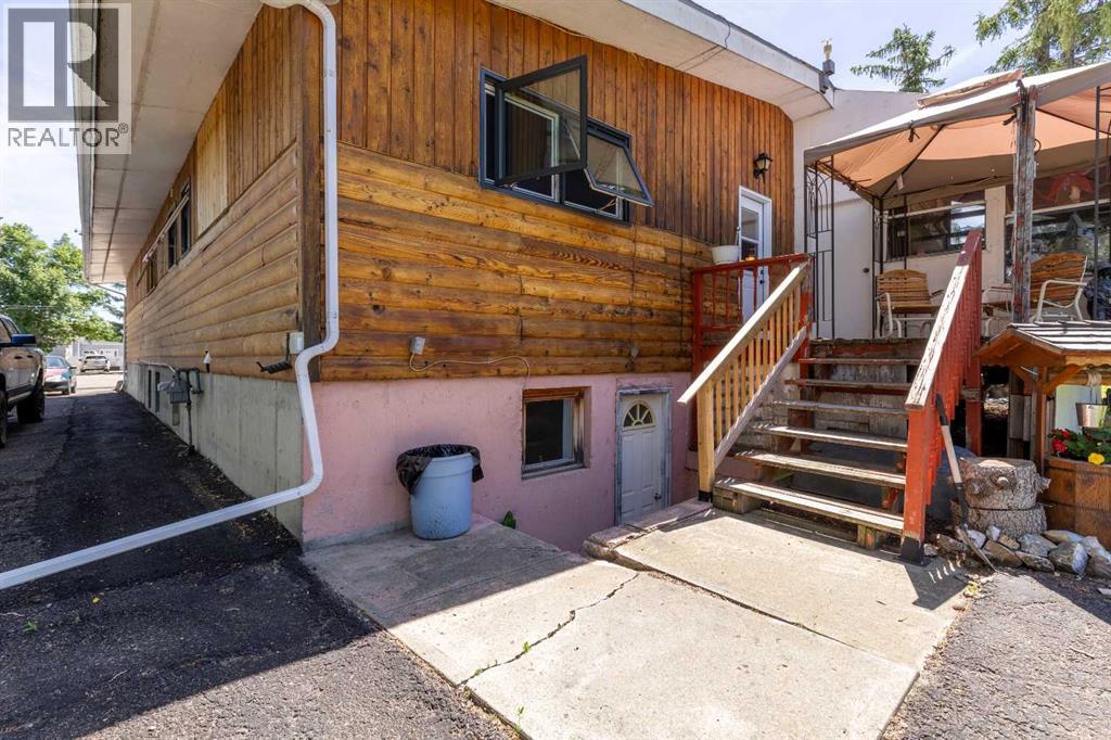 152s 100e, Raymond, Alberta  T0K 2S0 - Photo 36 - A2328433