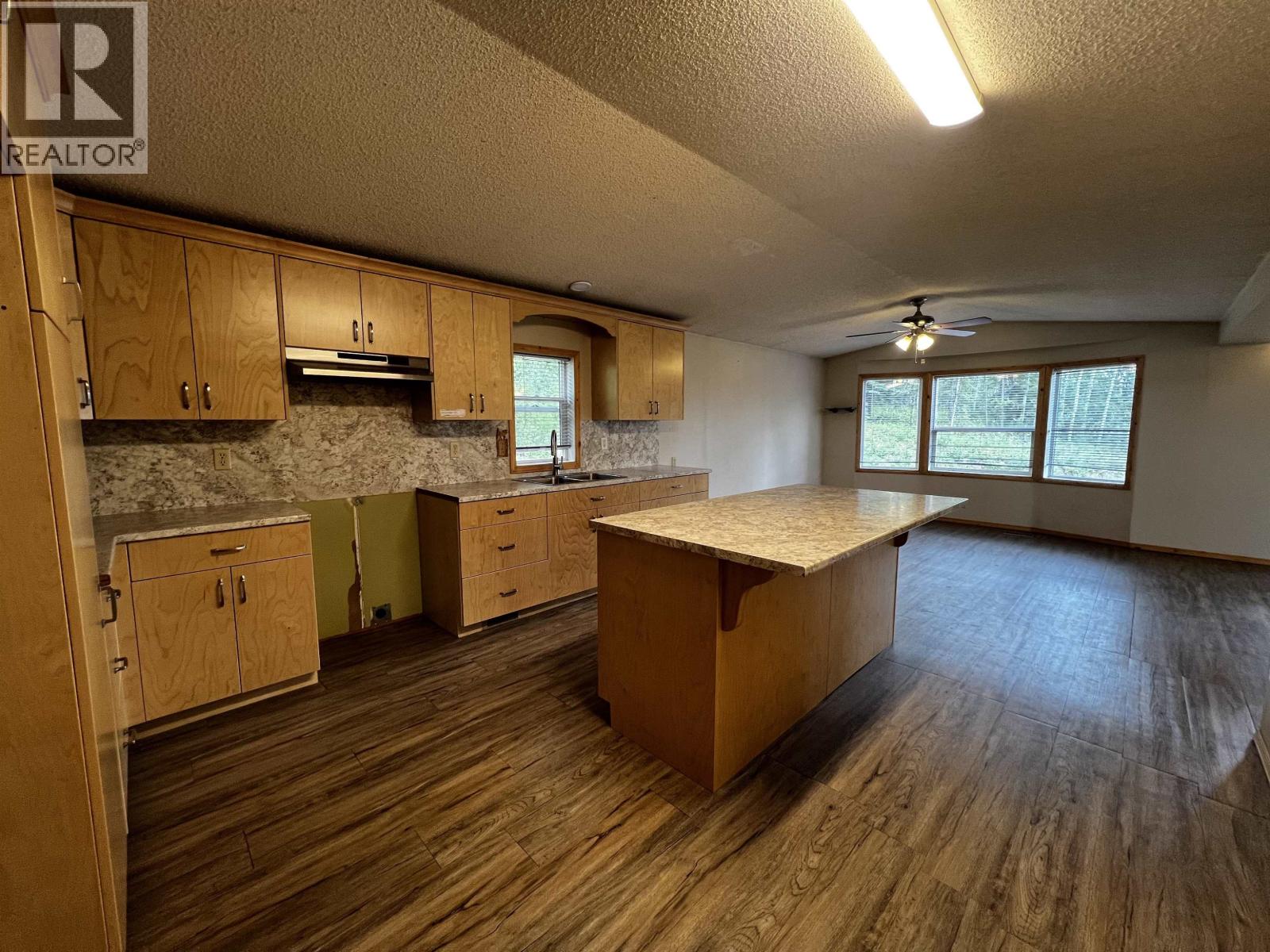 100 Schritt Crescent, Burns Lake, British Columbia  V0J 1E0 - Photo 5 - R3129993