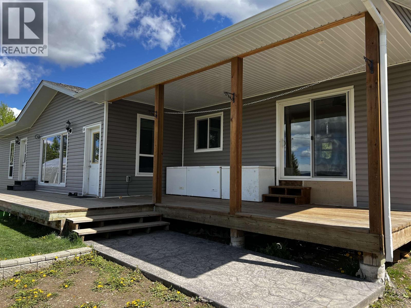 100 Schritt Crescent, Burns Lake, British Columbia  V0J 1E0 - Photo 4 - R3129993