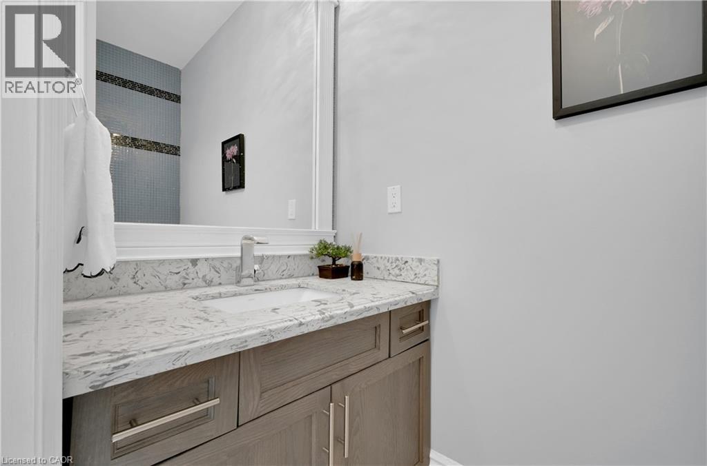 7 Riesling Court, Hamilton, Ontario  L8G 0B4 - Photo 19 - 40845832