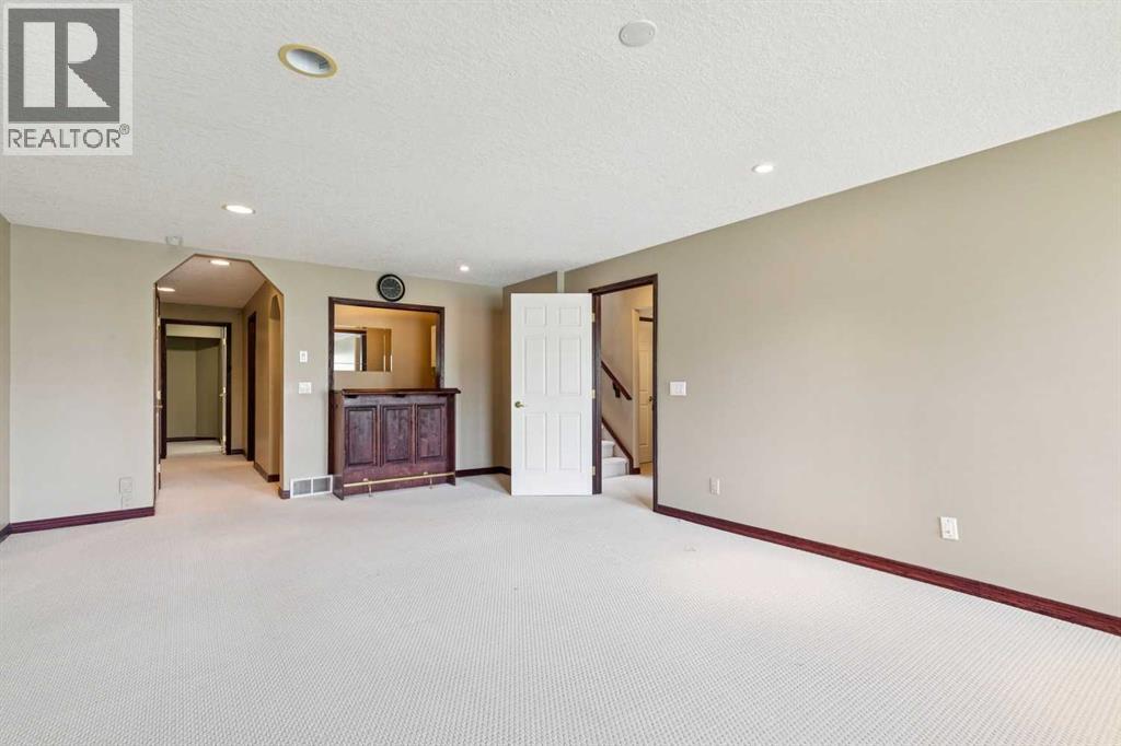 14 Strathearn Gardens Sw, Calgary, Alberta  T3H 2R1 - Photo 18 - A2314507