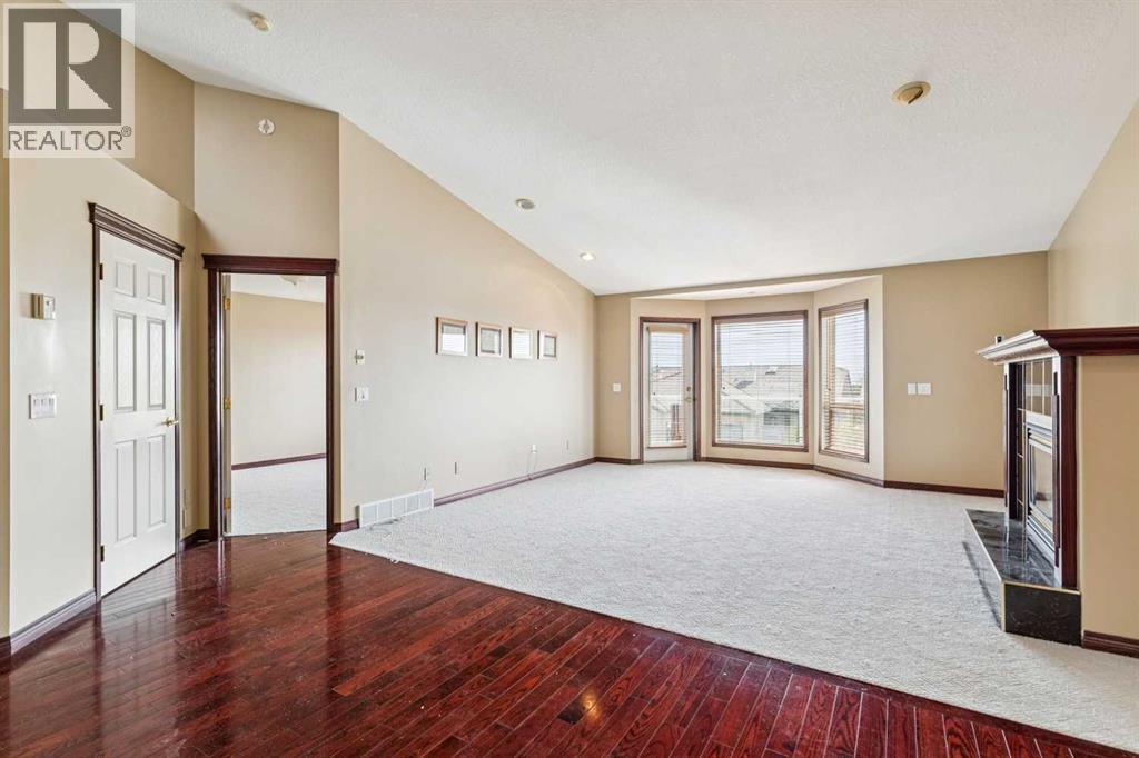 14 Strathearn Gardens Sw, Calgary, Alberta  T3H 2R1 - Photo 7 - A2314507
