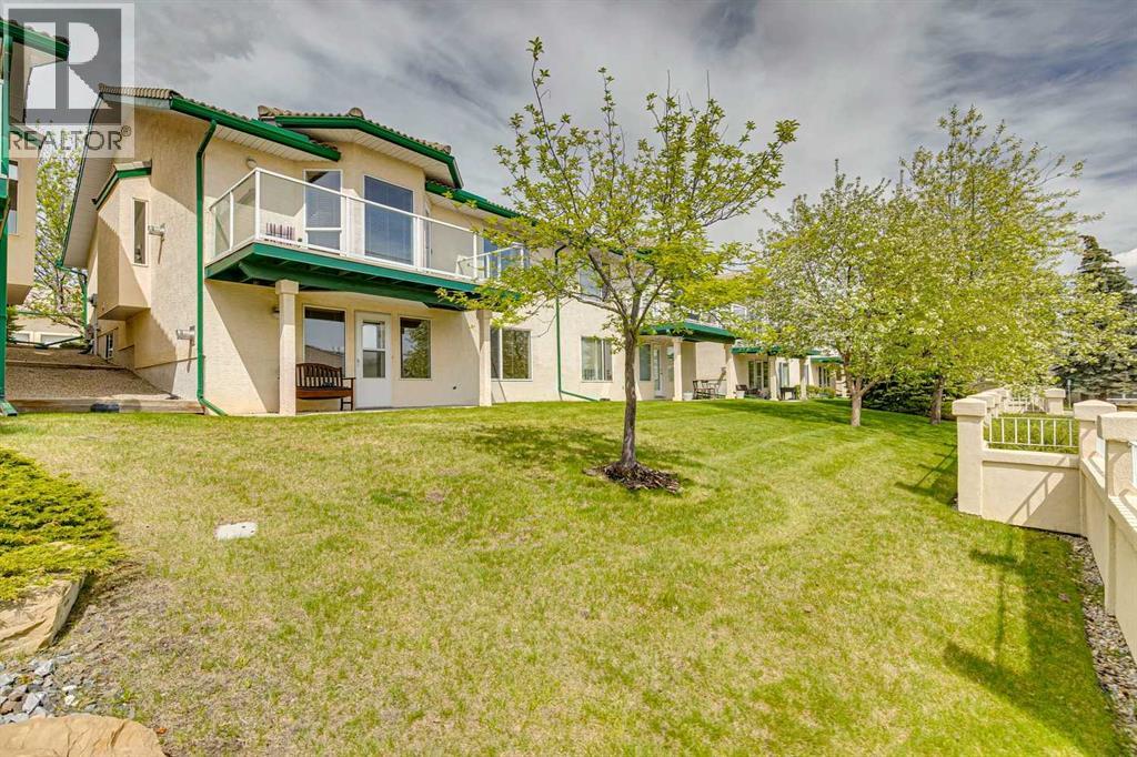 14 Strathearn Gardens Sw, Calgary, Alberta  T3H 2R1 - Photo 24 - A2314507