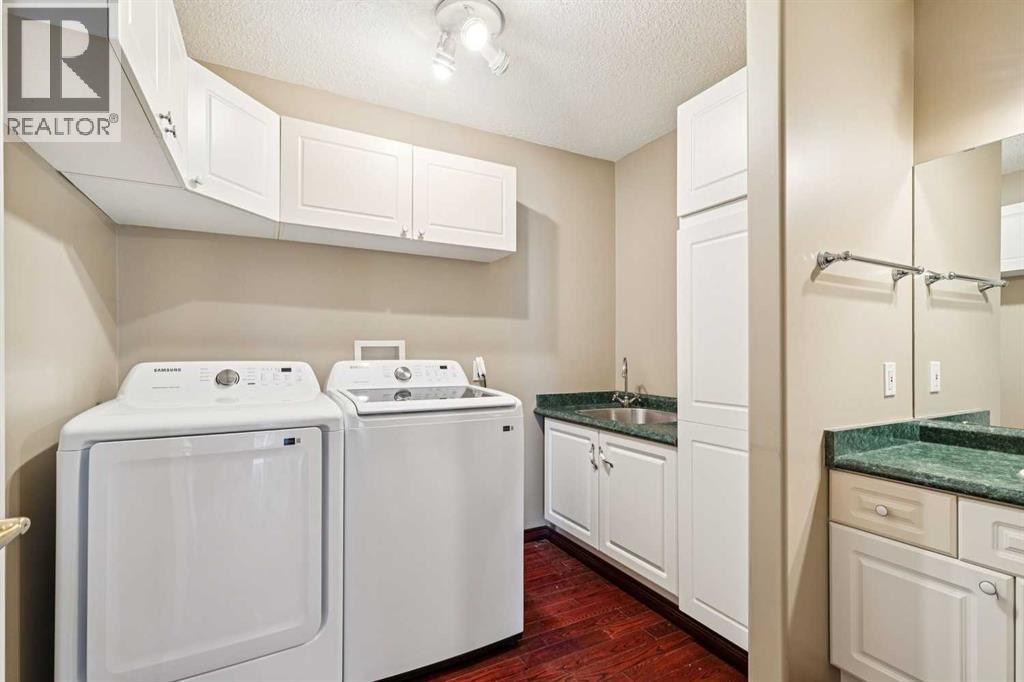 14 Strathearn Gardens Sw, Calgary, Alberta  T3H 2R1 - Photo 15 - A2314507