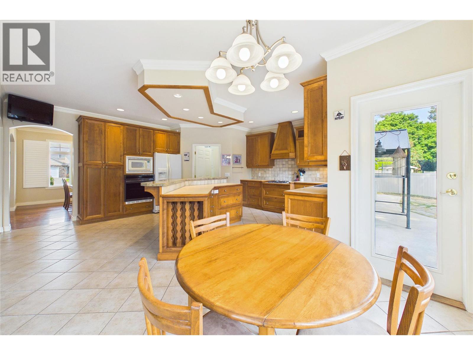 4335 Lysons Crescent, Kelowna, British Columbia  V1W 4S9 - Photo 10 - 10397339