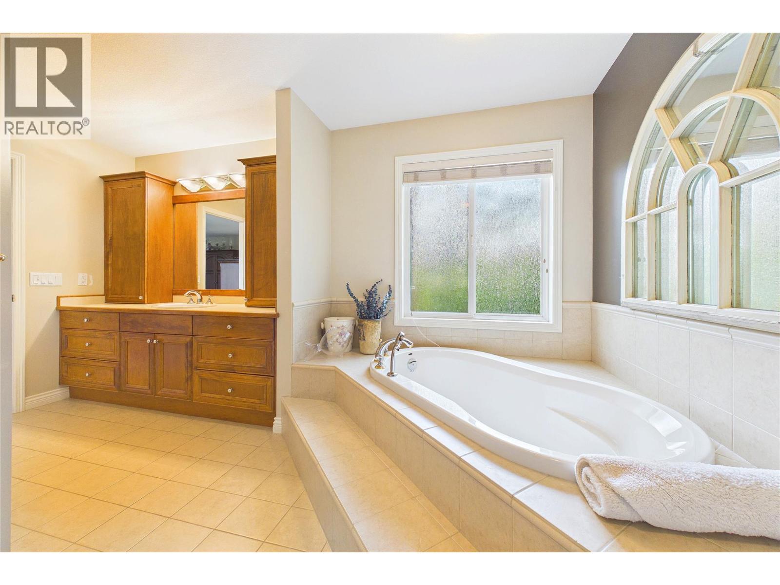 4335 Lysons Crescent, Kelowna, British Columbia  V1W 4S9 - Photo 31 - 10397339