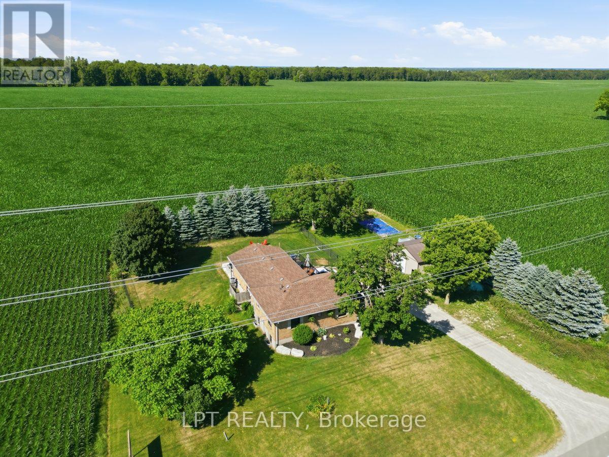 808 Elginfield Road, North Middlesex, Ontario  N0M 2K0 - Photo 3 - X13561818
