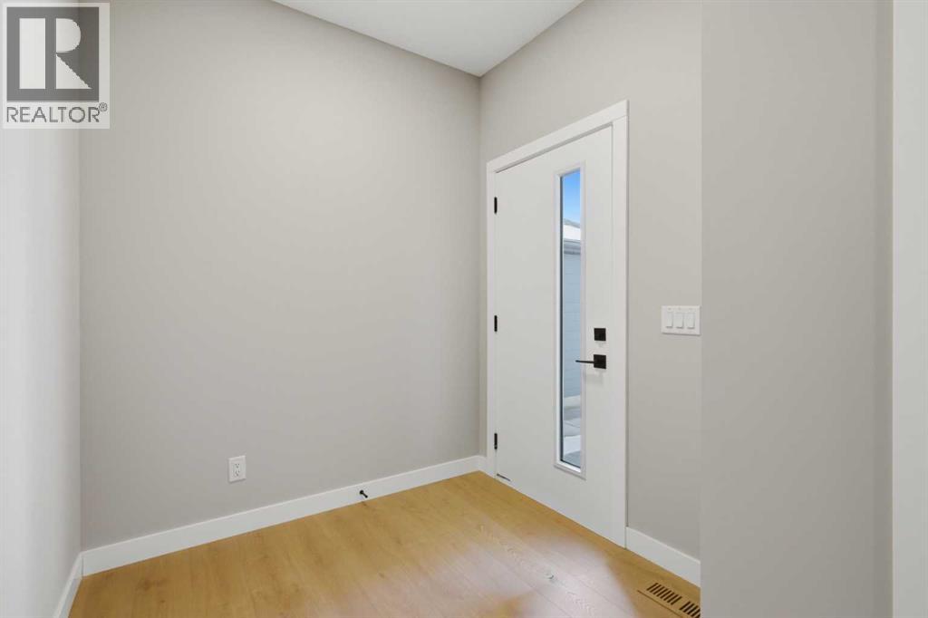 139 Belvedere Crescent Se, Calgary, Alberta  T2A 7Y5 - Photo 2 - A2313802
