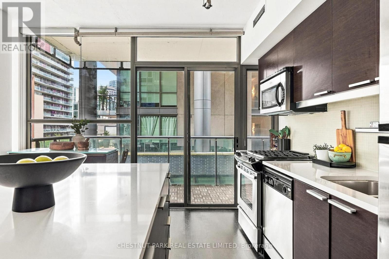 611 - 25 Oxley Street, Toronto, Ontario  M5V 2J5 - Photo 8 - C13664060