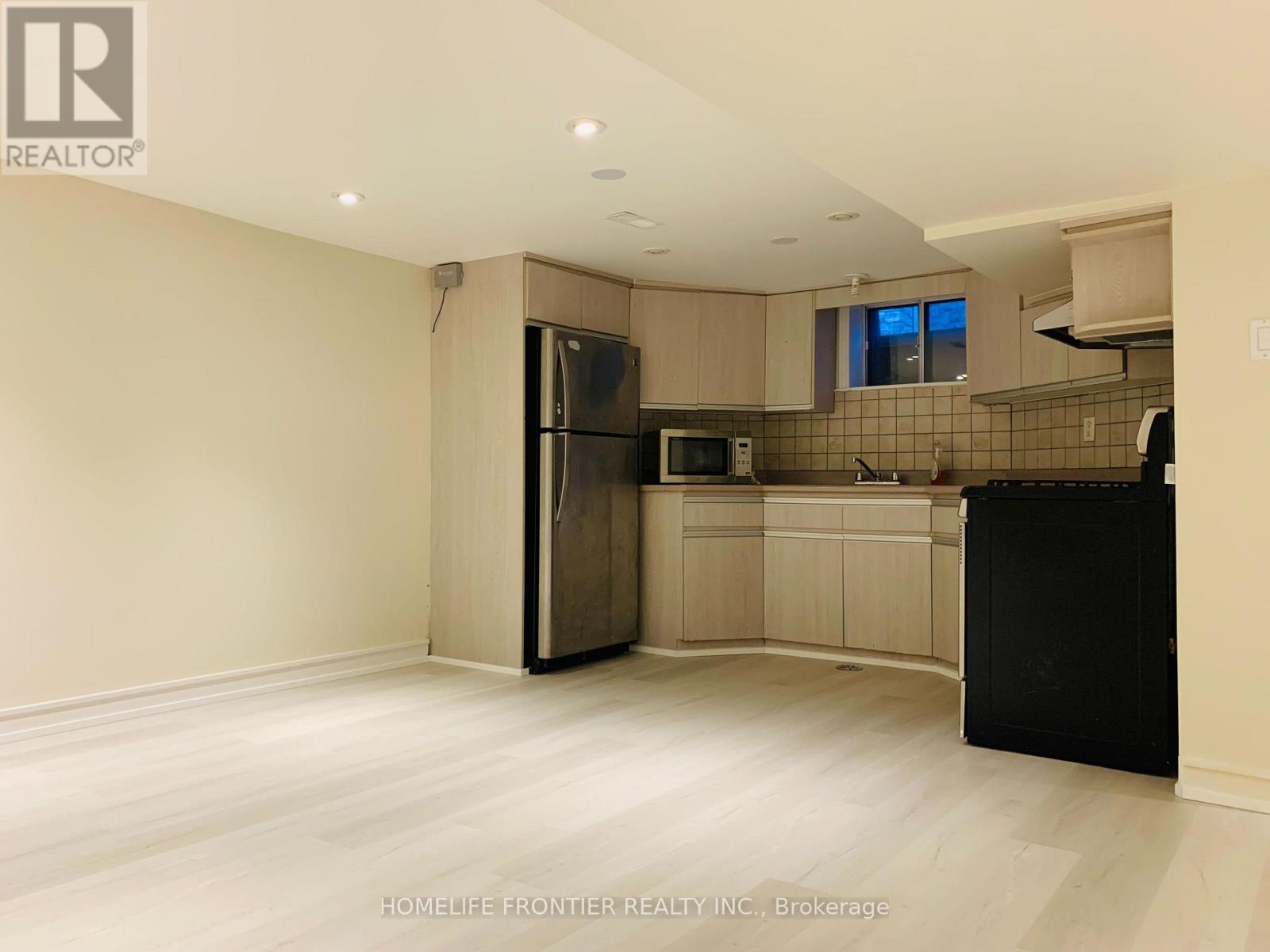 Lower - 38 Henderson Avenue, Toronto, Ontario M6J 2B8 - Photo 3 - C13664070