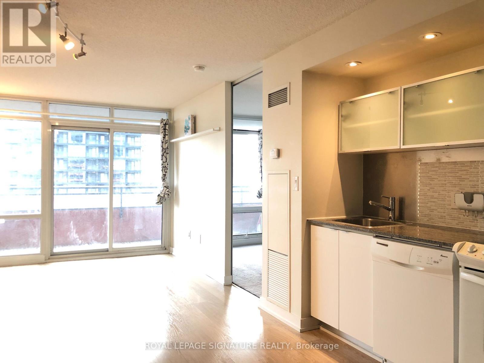 1121 - 4k Spadina Avenue, Toronto, Ontario M5V 3Y9 - Photo 2 - C13664138