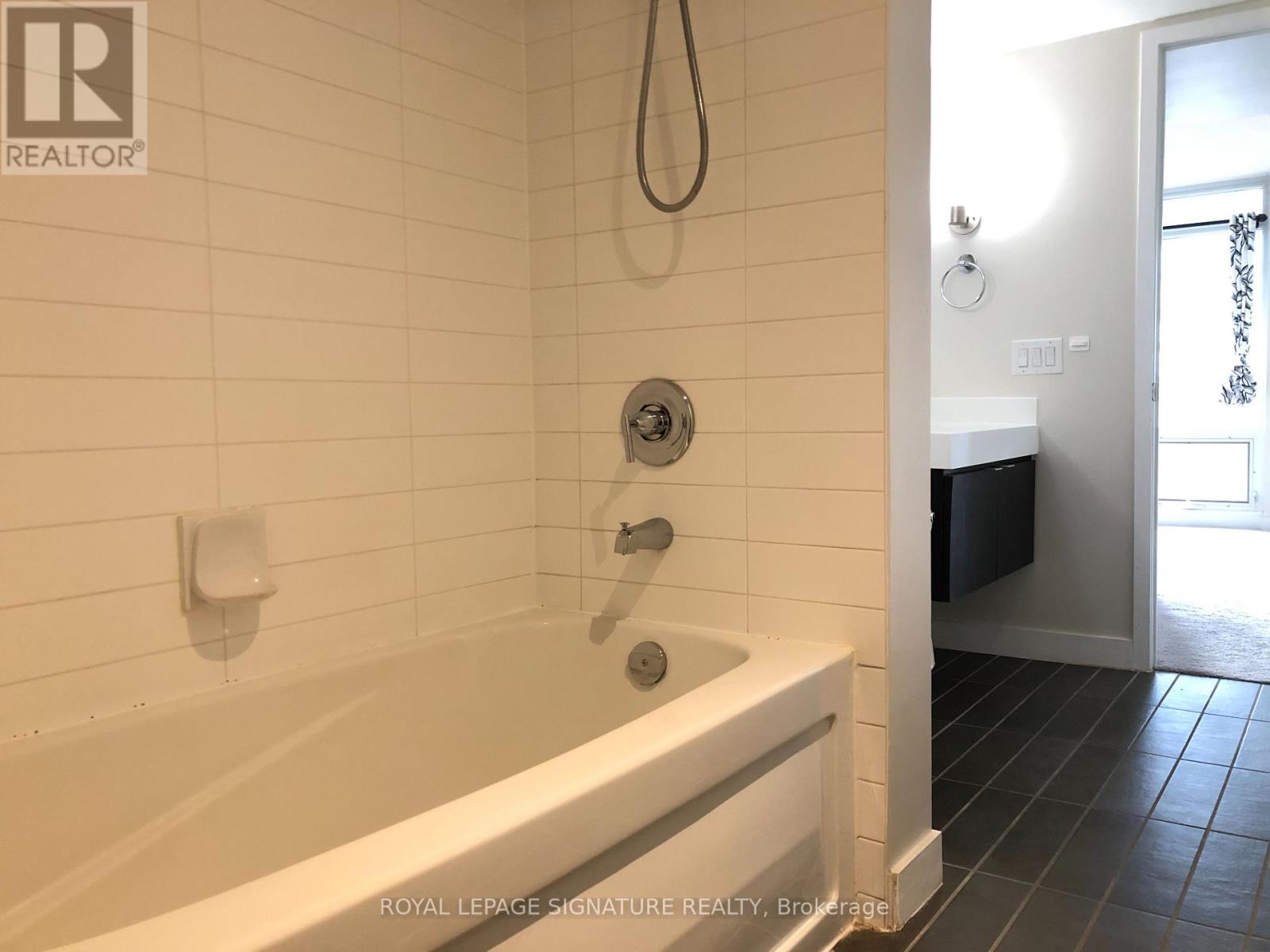 1121 - 4k Spadina Avenue, Toronto, Ontario M5V 3Y9 - Photo 8 - C13664138