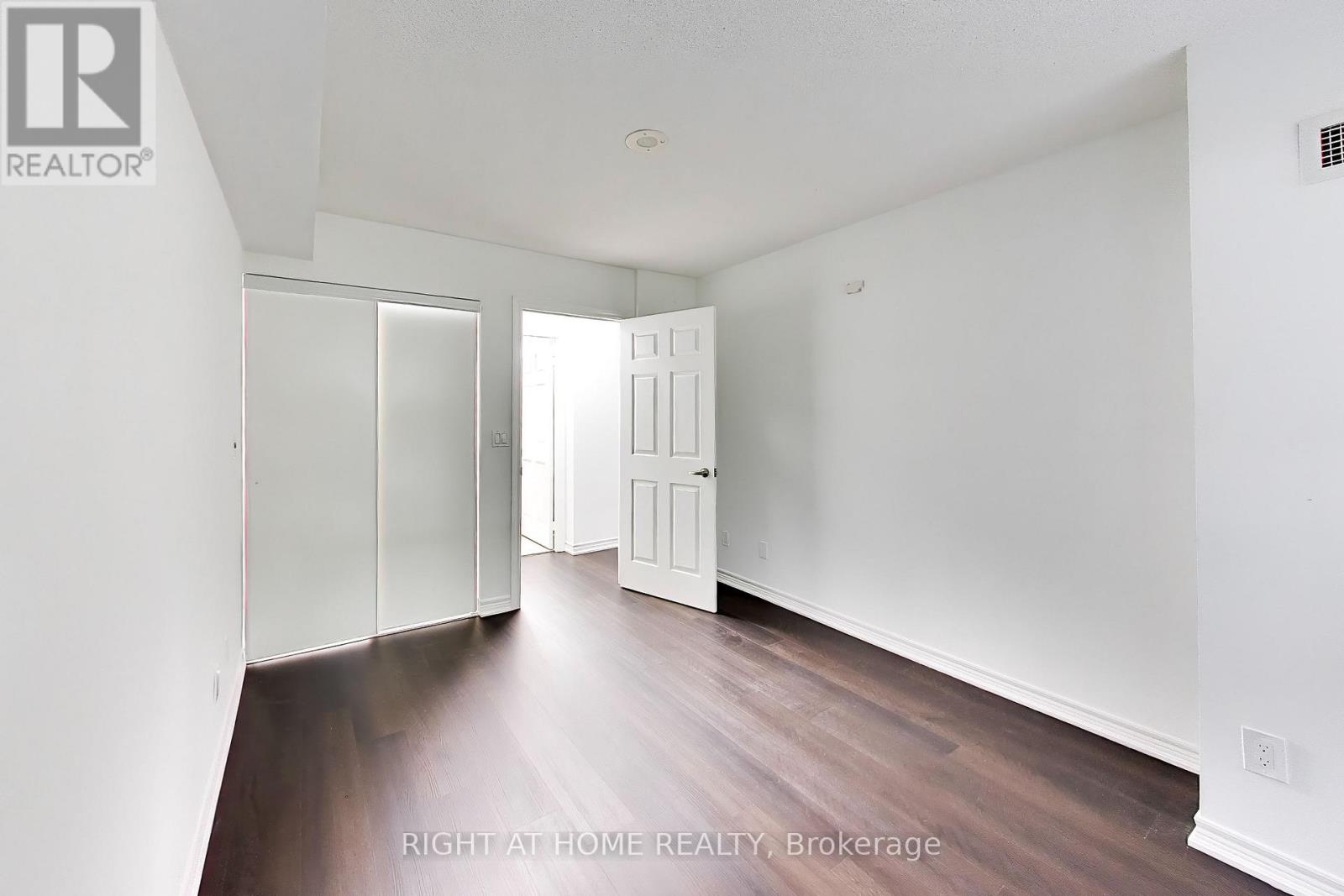 313 - 761 Bay Street, Toronto (Bay Street Corridor), Ontario  M5G 2R2 - Photo 10 - C13664144