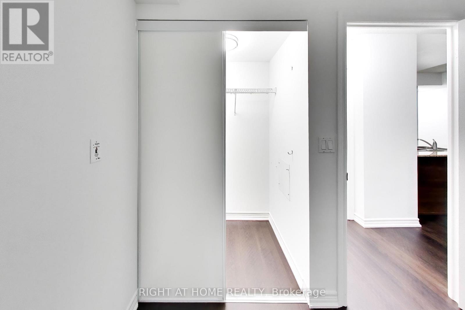 313 - 761 Bay Street, Toronto (Bay Street Corridor), Ontario  M5G 2R2 - Photo 12 - C13664144