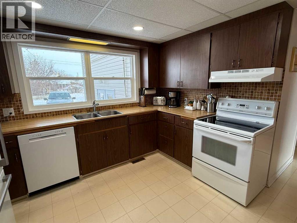 4606 50 Avenue, Vermilion, Alberta  T9X 1R5 - Photo 5 - A2289205