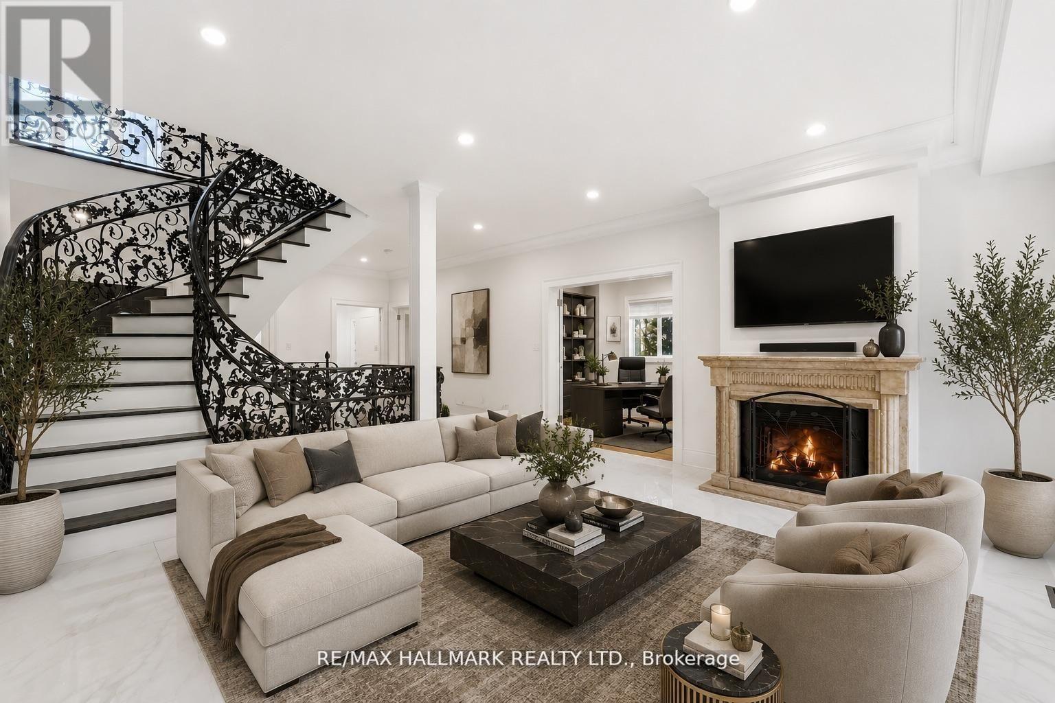 32 Orchard Park Drive, Toronto, Ontario  M1E 3T7 - Photo 3 - E13664130