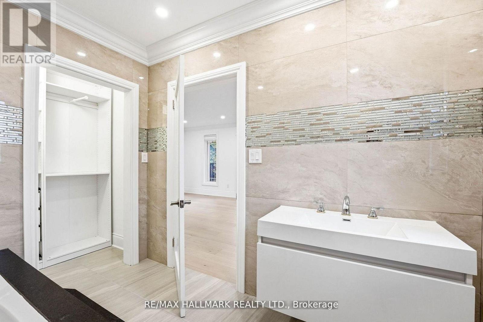 32 Orchard Park Drive, Toronto, Ontario  M1E 3T7 - Photo 37 - E13664130