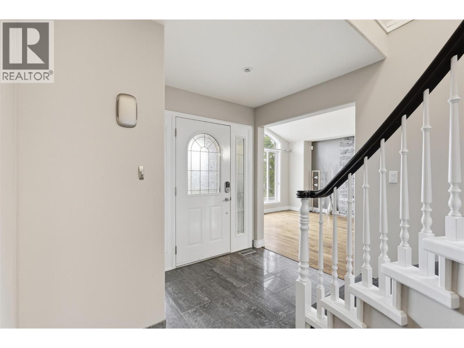 2076 Muirfield Road, Kamloops, British Columbia  V1S 1S6 - Photo 3 - 10397101
