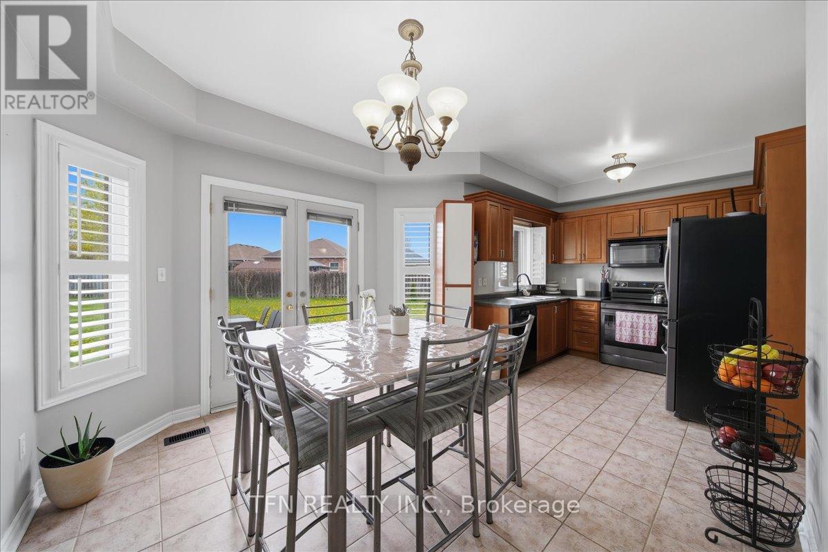 2073 Cynthia Court, Innisfil, Ontario  L9S 4Z1 - Photo 8 - N13664052