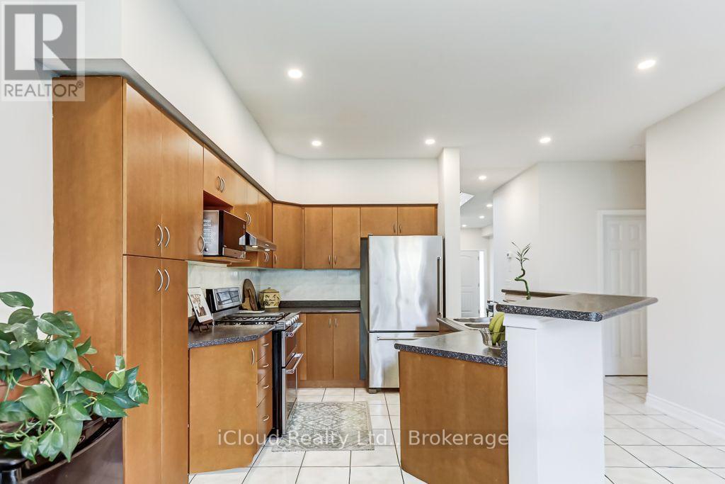 40 Ralph Chalmers Avenue, Markham, Ontario  L6E 2C3 - Photo 11 - N13664158