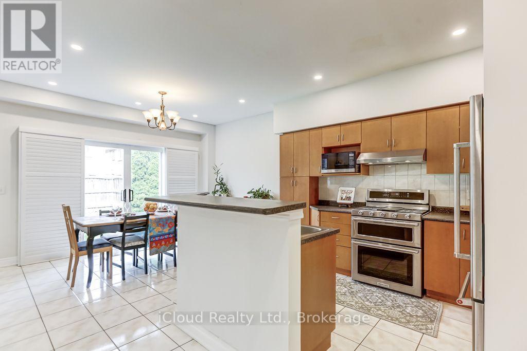 40 Ralph Chalmers Avenue, Markham, Ontario  L6E 2C3 - Photo 9 - N13664158