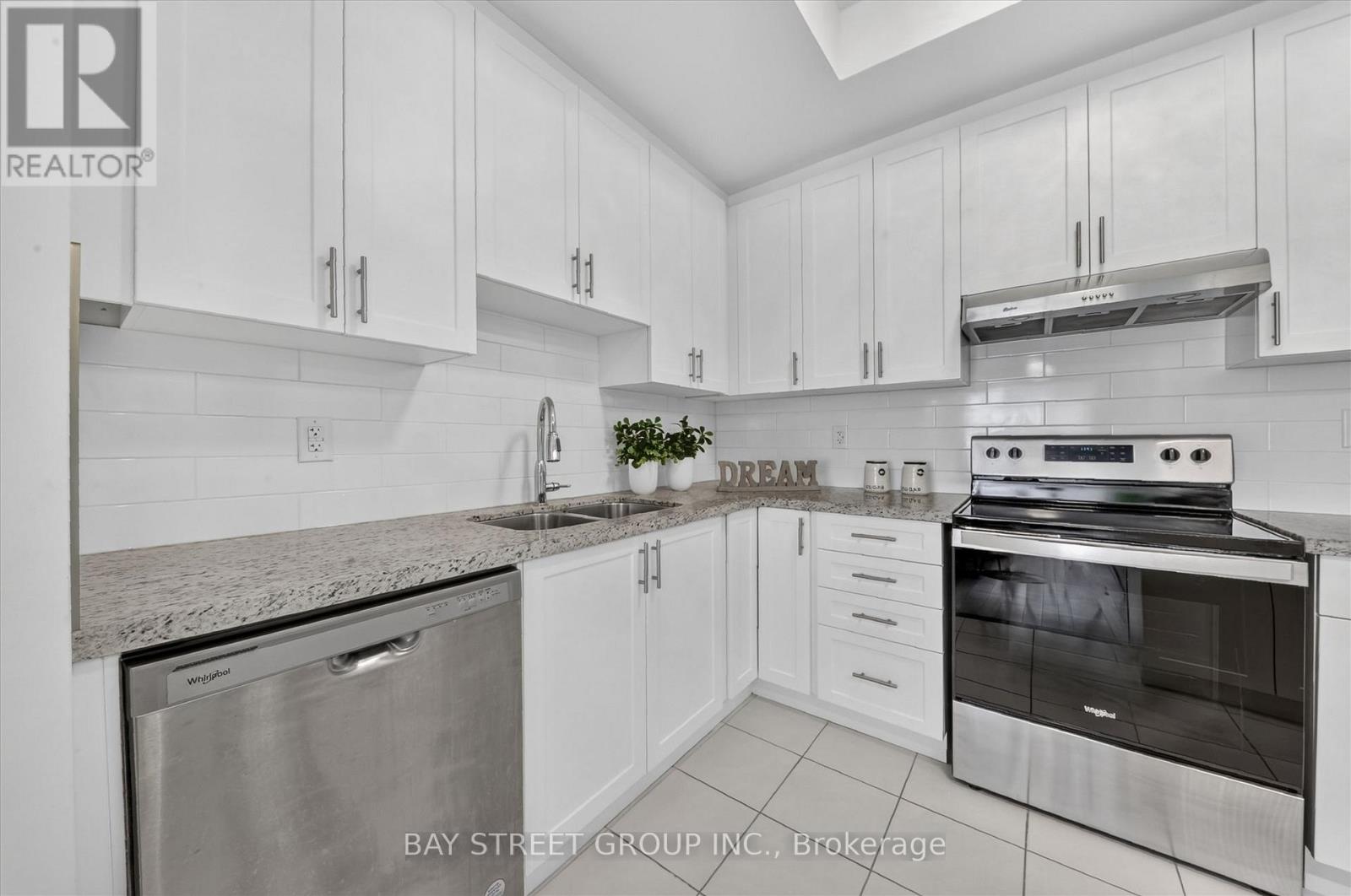 42 Herman Gilroy Lane, Markham, Ontario  L6C 3L7 - Photo 7 - N13663674