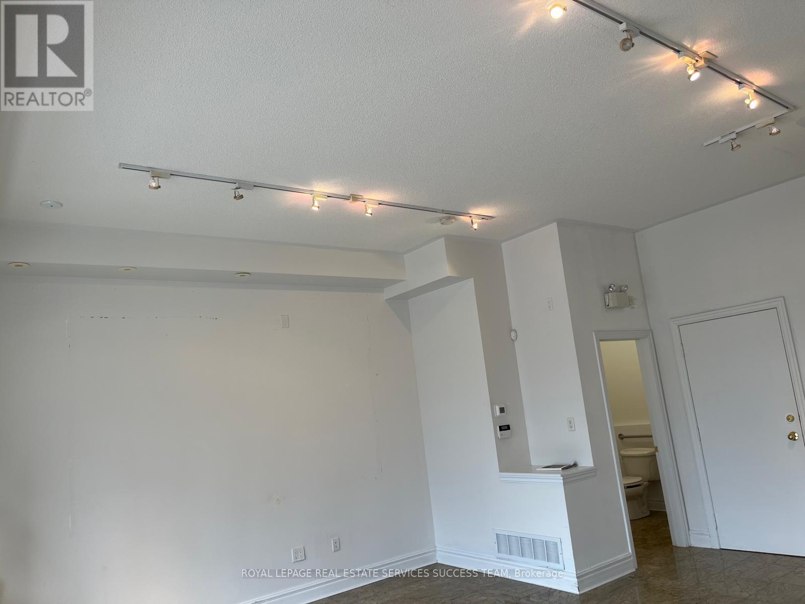12 - 167 Lakeshore Road E, Mississauga, Ontario  L5G 4T9 - Photo 2 - W13664048
