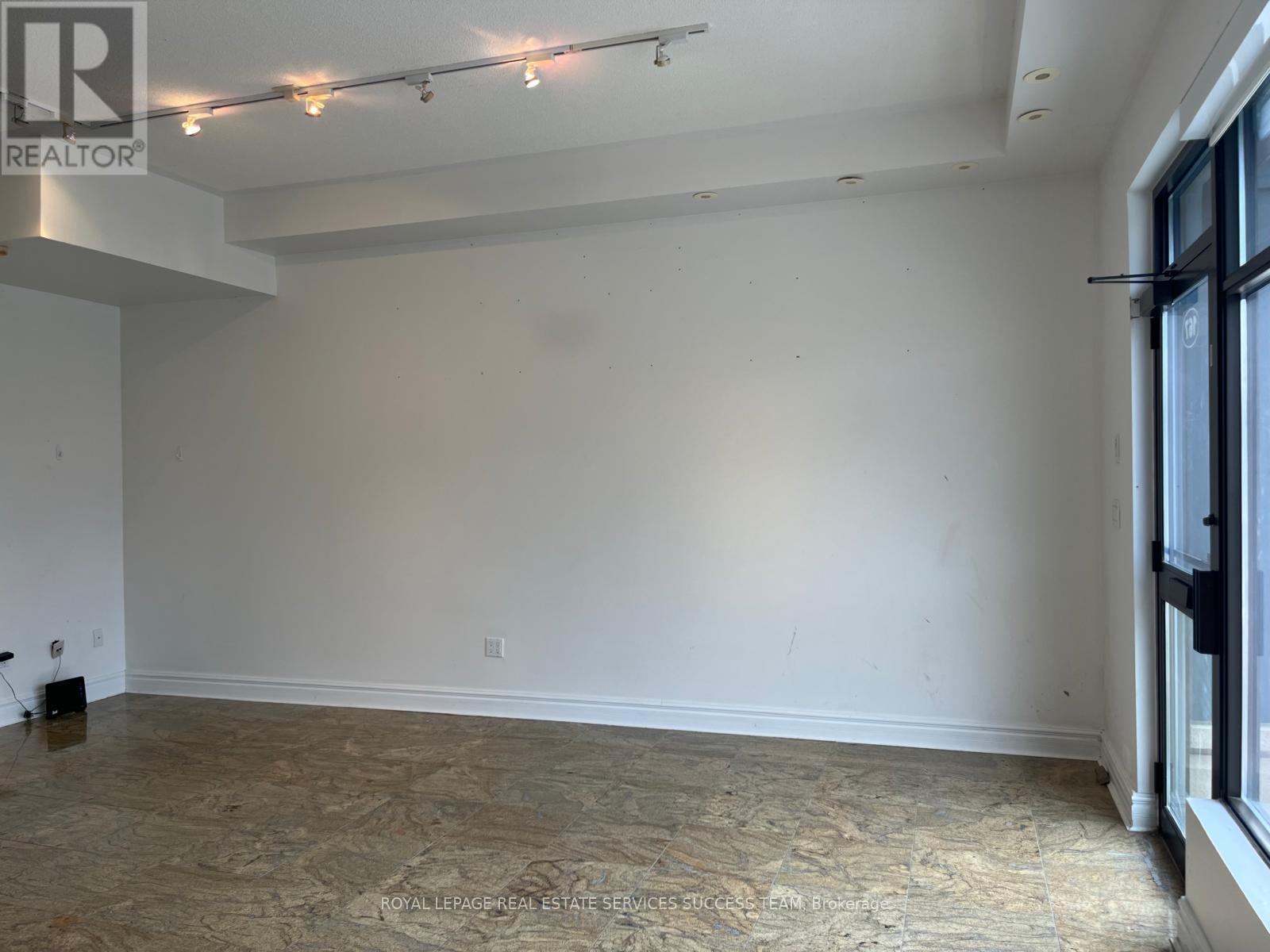 12 - 167 Lakeshore Road E, Mississauga, Ontario  L5G 4T9 - Photo 5 - W13664048
