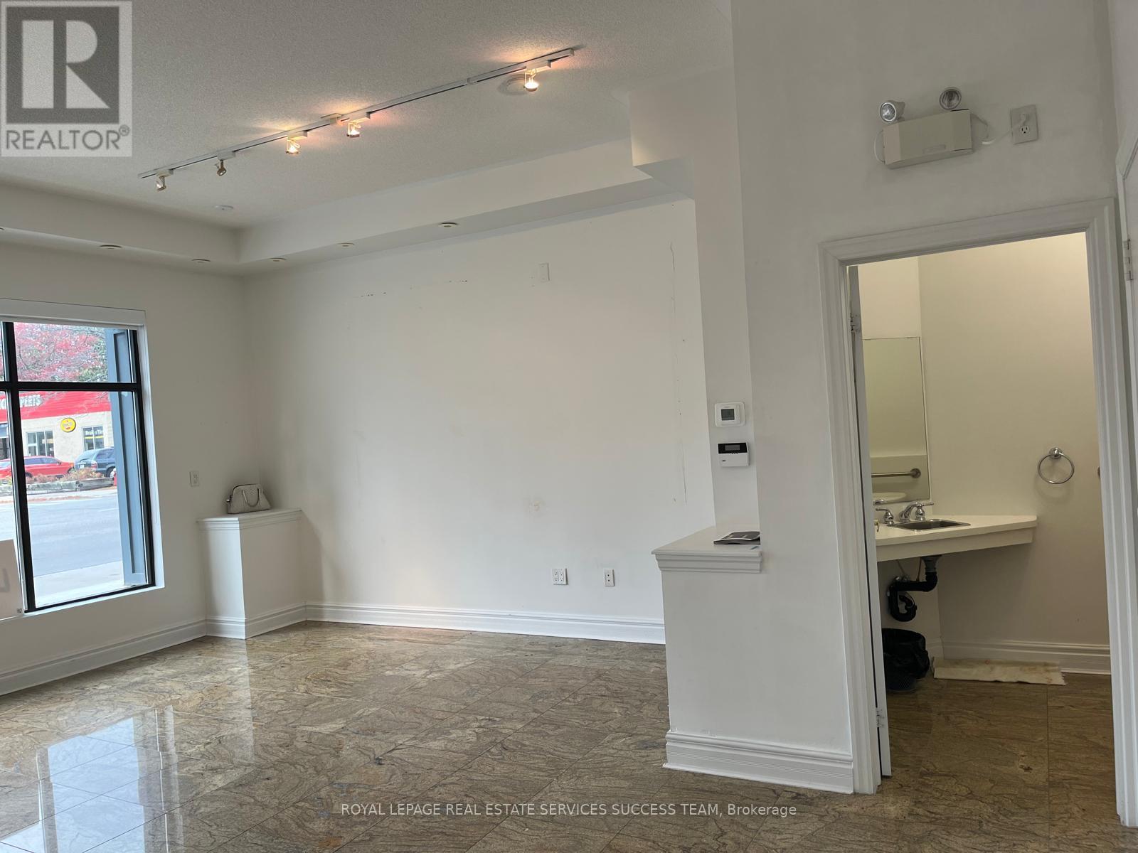 12 - 167 Lakeshore Road E, Mississauga, Ontario  L5G 4T9 - Photo 6 - W13664048