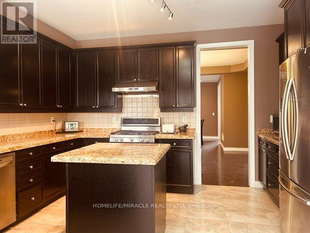 Upper Level - 3 Lindyfalls Drive, Brampton (Bram East), Ontario  L6P 2V6 - Photo 21 - W13664058