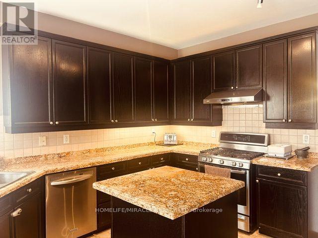 Upper Level - 3 Lindyfalls Drive, Brampton (Bram East), Ontario  L6P 2V6 - Photo 46 - W13664058