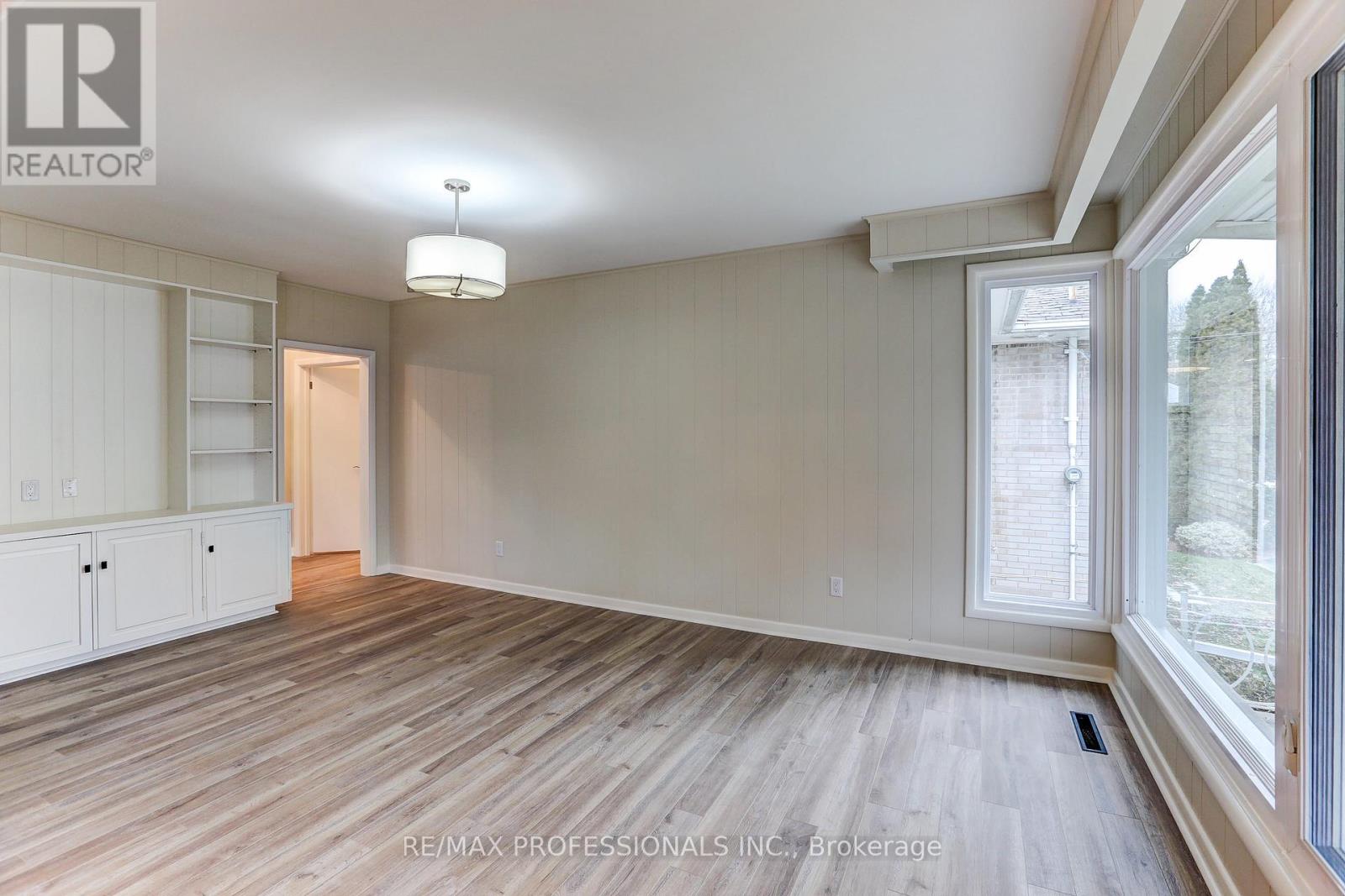 23 Ravensbourne Crescent, Toronto, Ontario M9A 2A9 - Photo 19 - W13664108