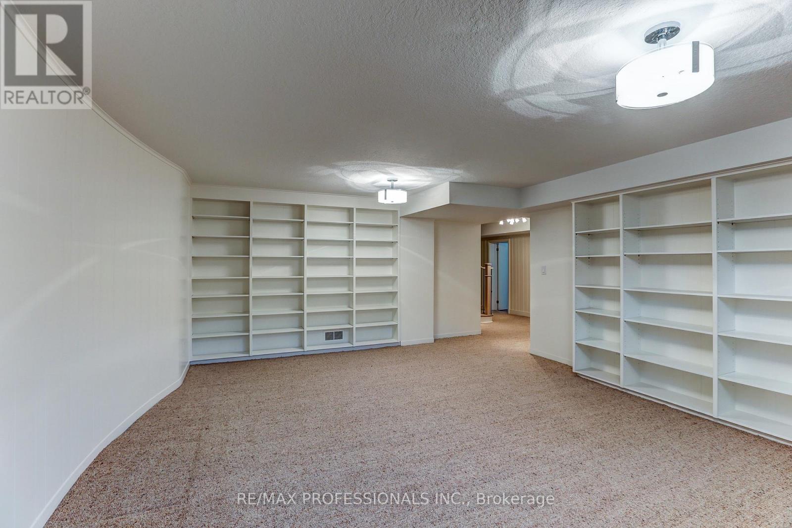 23 Ravensbourne Crescent, Toronto, Ontario M9A 2A9 - Photo 35 - W13664108