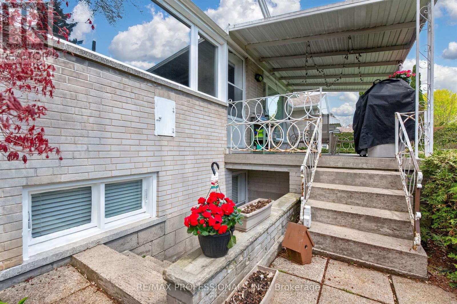 23 Ravensbourne Crescent, Toronto, Ontario M9A 2A9 - Photo 38 - W13664108