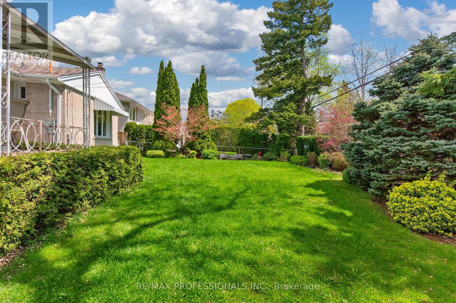 23 Ravensbourne Crescent, Toronto, Ontario M9A 2A9 - Photo 40 - W13664108
