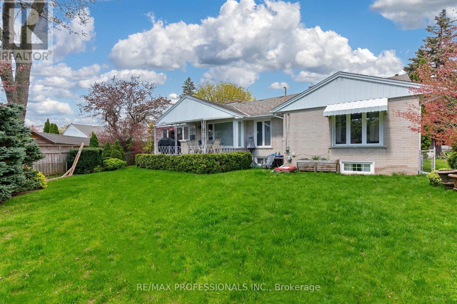23 Ravensbourne Crescent, Toronto, Ontario M9A 2A9 - Photo 43 - W13664108