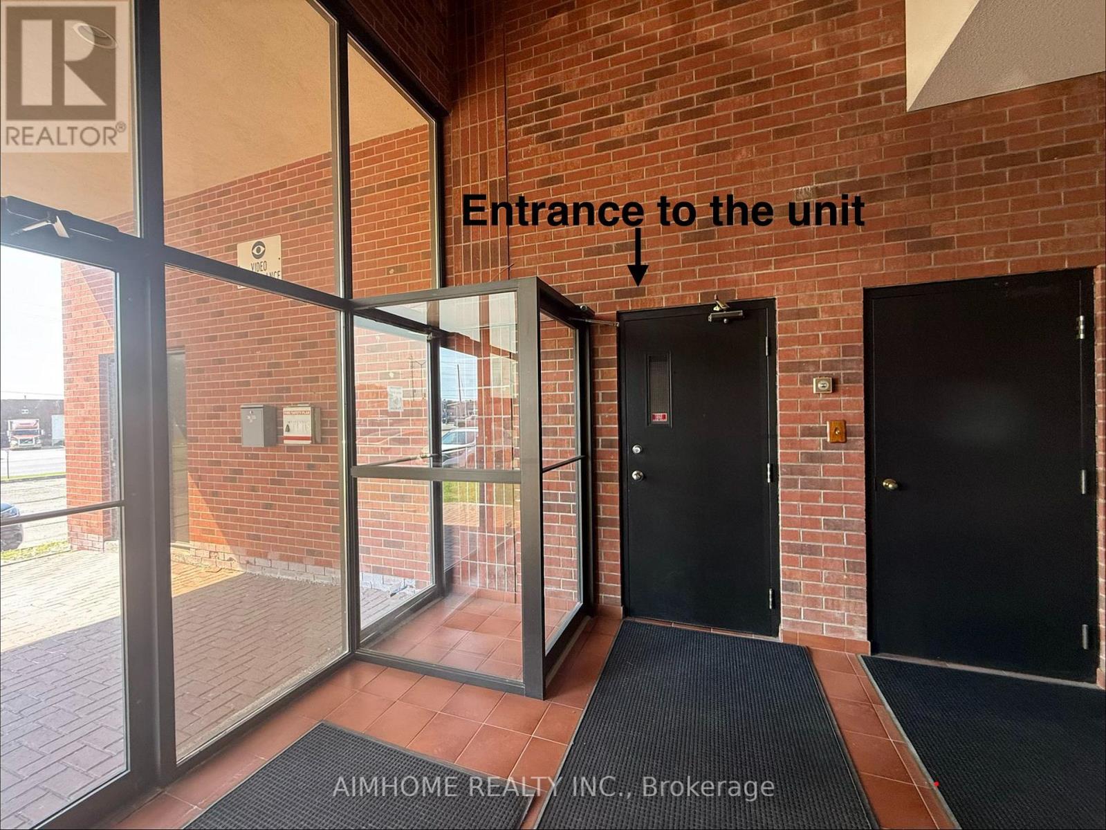Main Fl - 839 Central Parkway W, Mississauga, Ontario L5C 2V9 - Photo 2 - W13664118