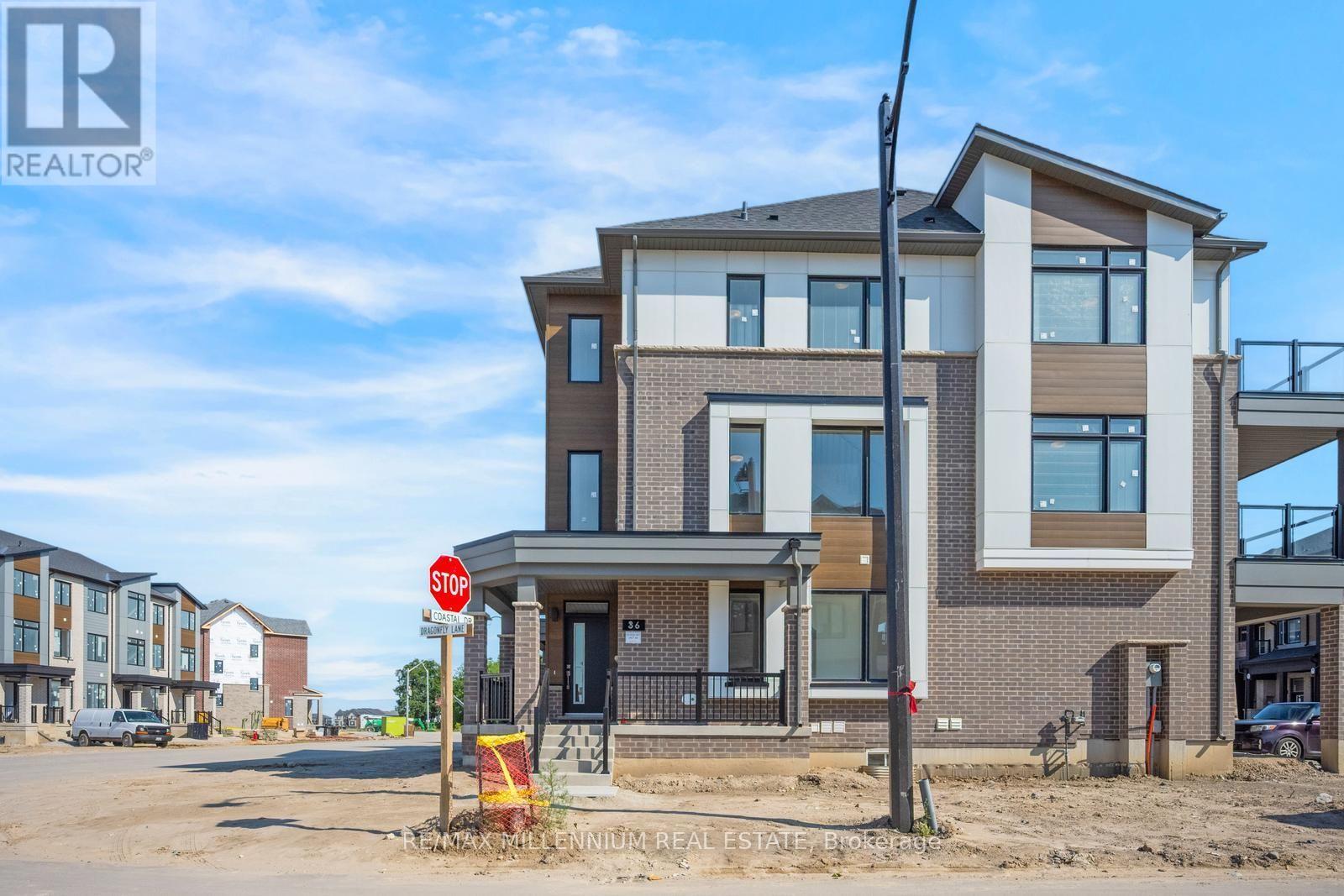 Main - 36 Thornbird Crescent, Brampton, Ontario  L7A 0B8 - Photo 3 - W13664156