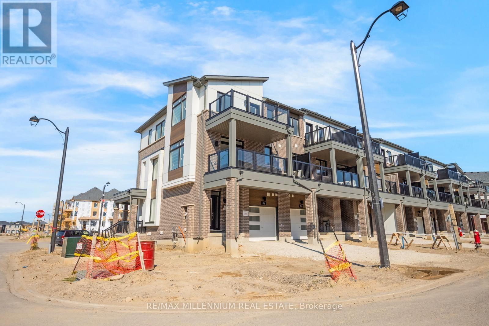 Main - 36 Thornbird Crescent, Brampton, Ontario  L7A 0B8 - Photo 4 - W13664156