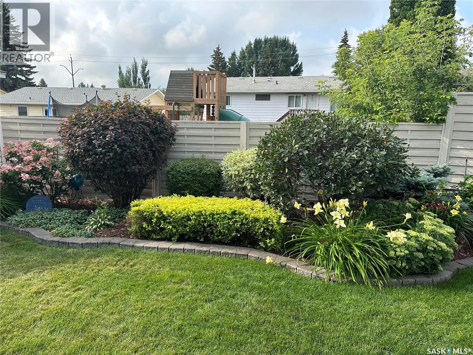 355 Sylvian Crescent, Saskatoon, Saskatchewan  S7H 5E6 - Photo 3 - SK045049