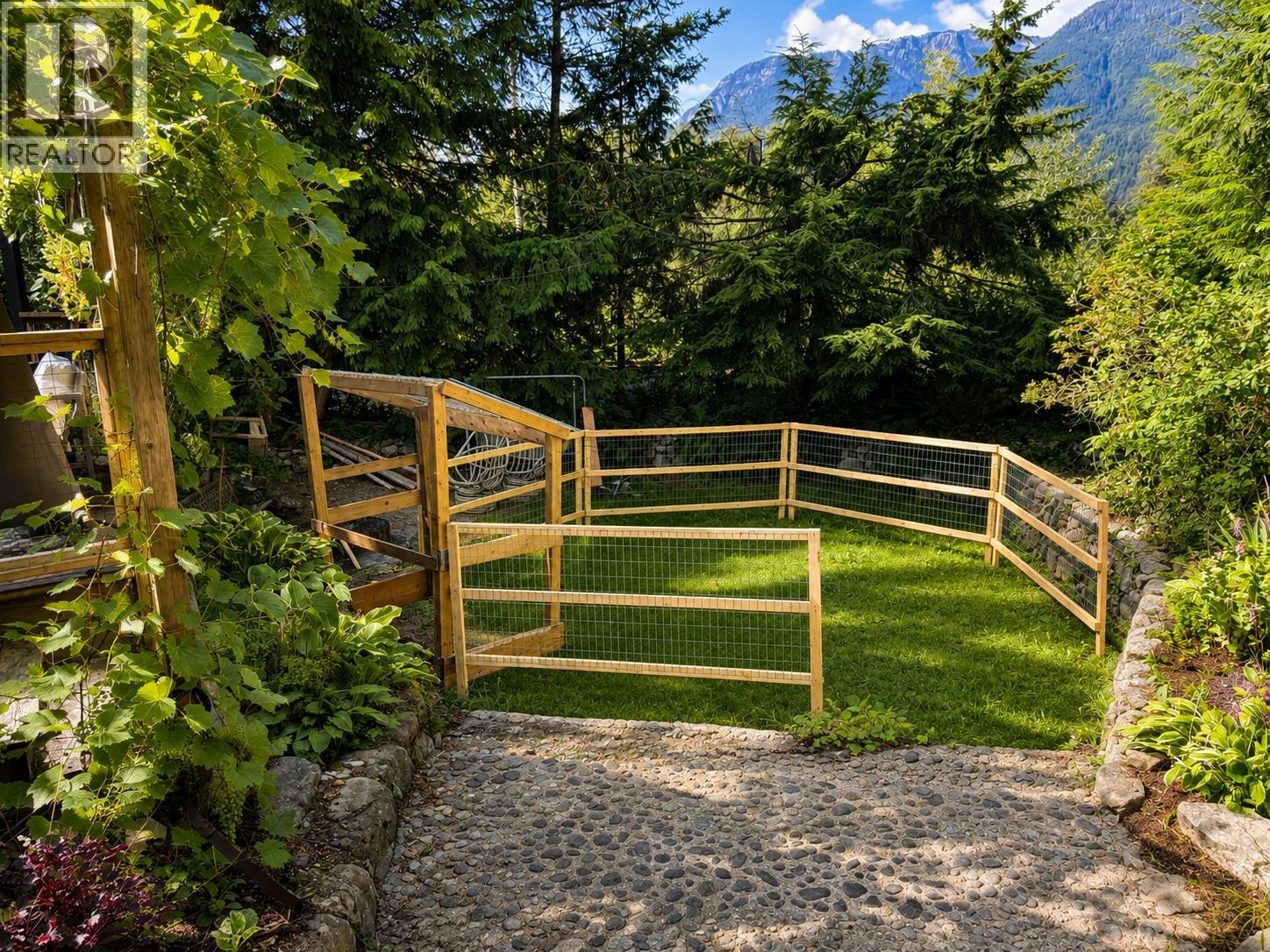 41741 Dogwood Place, Squamish, British Columbia  V8B 1G5 - Photo 21 - R3152816