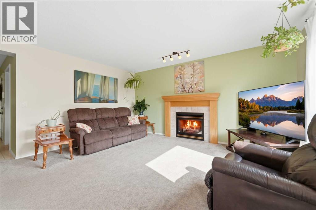46 Somerside Place Sw, Calgary, Alberta  T2Y 3V3 - Photo 4 - A2314145