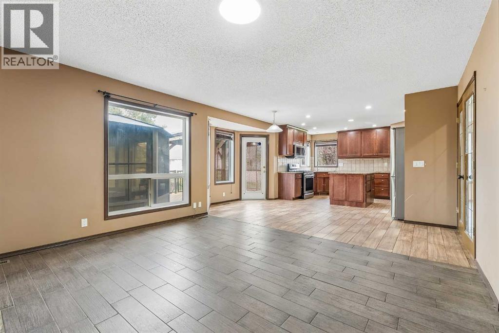 1116 Woodside Way Nw, Airdrie, Alberta  T4B 2S3 - Photo 13 - A2321546