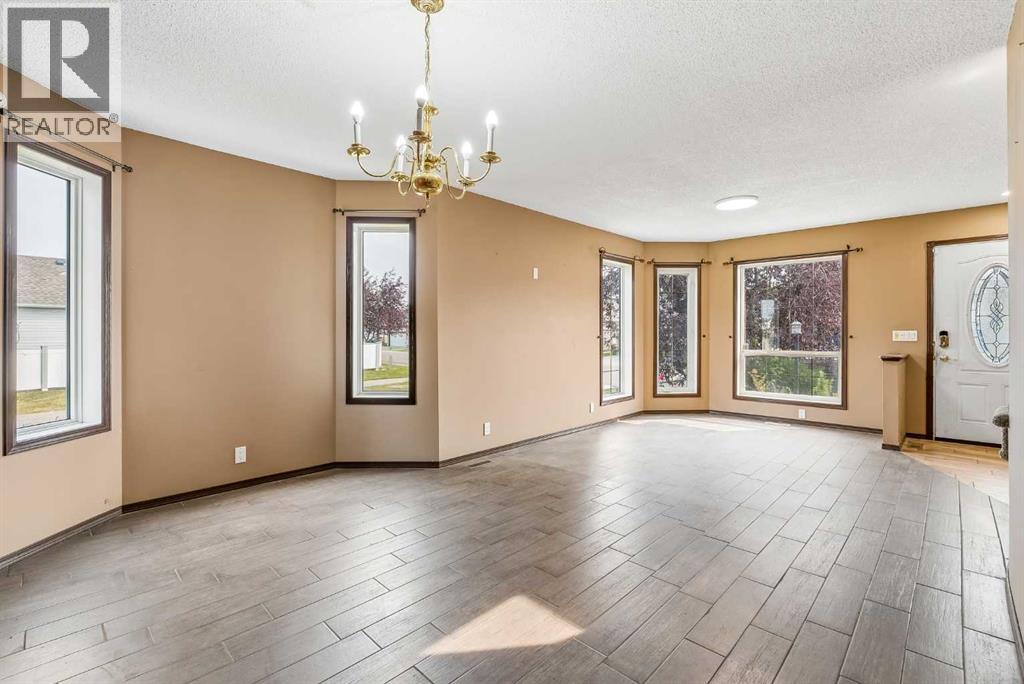 1116 Woodside Way Nw, Airdrie, Alberta  T4B 2S3 - Photo 9 - A2321546